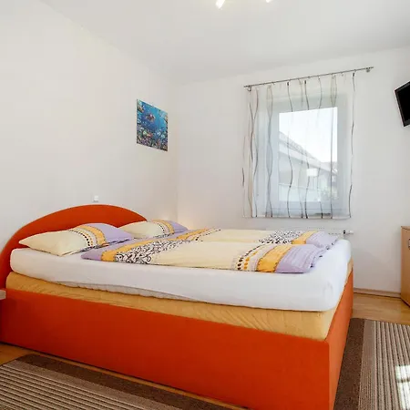 Apartment Gierer *